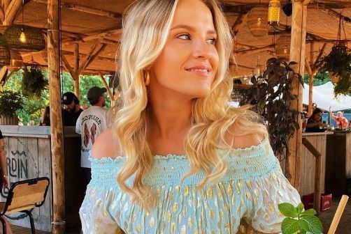 Amber uit ‘Boer zkt Vrouw' showt haar fenomenale bikinibody: "Cowboy William heeft geluk met jou!" (foto's)
