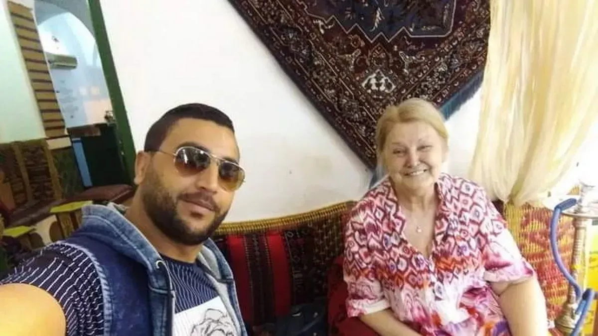 Christine (73) trouwt met internetlief Hamza (39): “Hij adoreert me en het is echte liefde”