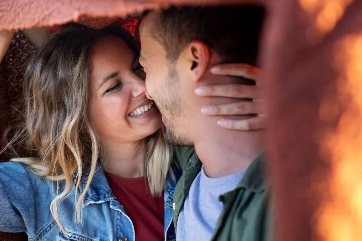 Door vrouwen op deze plekken aan te raken, kan je ze helemaal wild maken: "Met z'n tong... Heerlijk!"