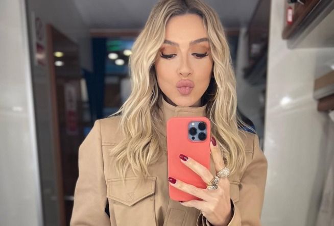 Zangeres Hadise maakt haar 15 (!) miljoen volgers blij met een stomende bikiniselfie