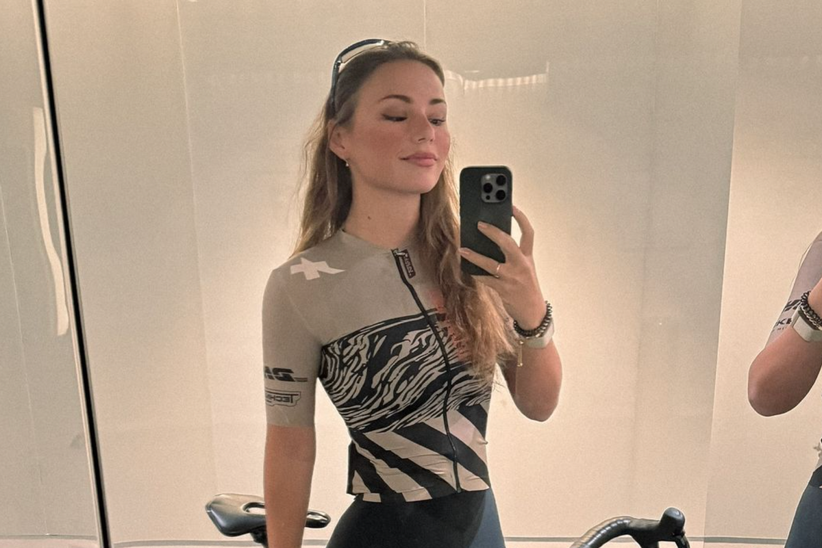 'Wielerbom' Puck Moonen toont in bikini waarom ze de populairste is van ...