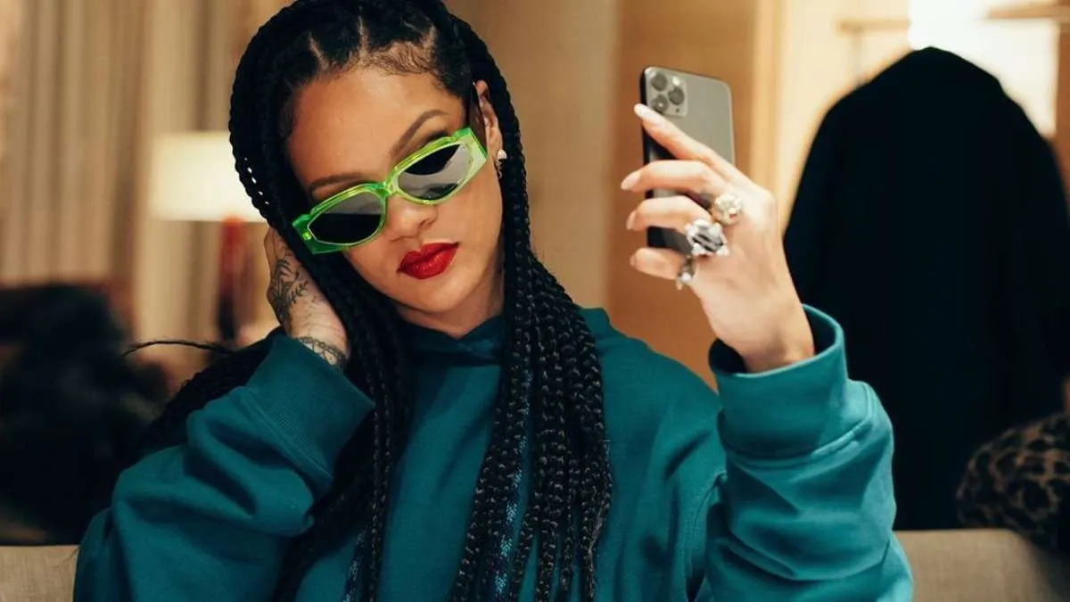 rihanna 1590476583