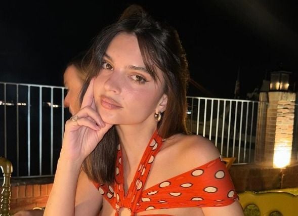 Supermodel Emily Ratajkowski zoekt randje van Instagram op met foto's die 'censuur' nodig hebben