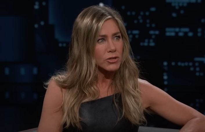 Eeuwig jonge Jennifer Aniston onthult haar bizarre schoonheidsgeheim, en haar fans zijn lichtjes in shock