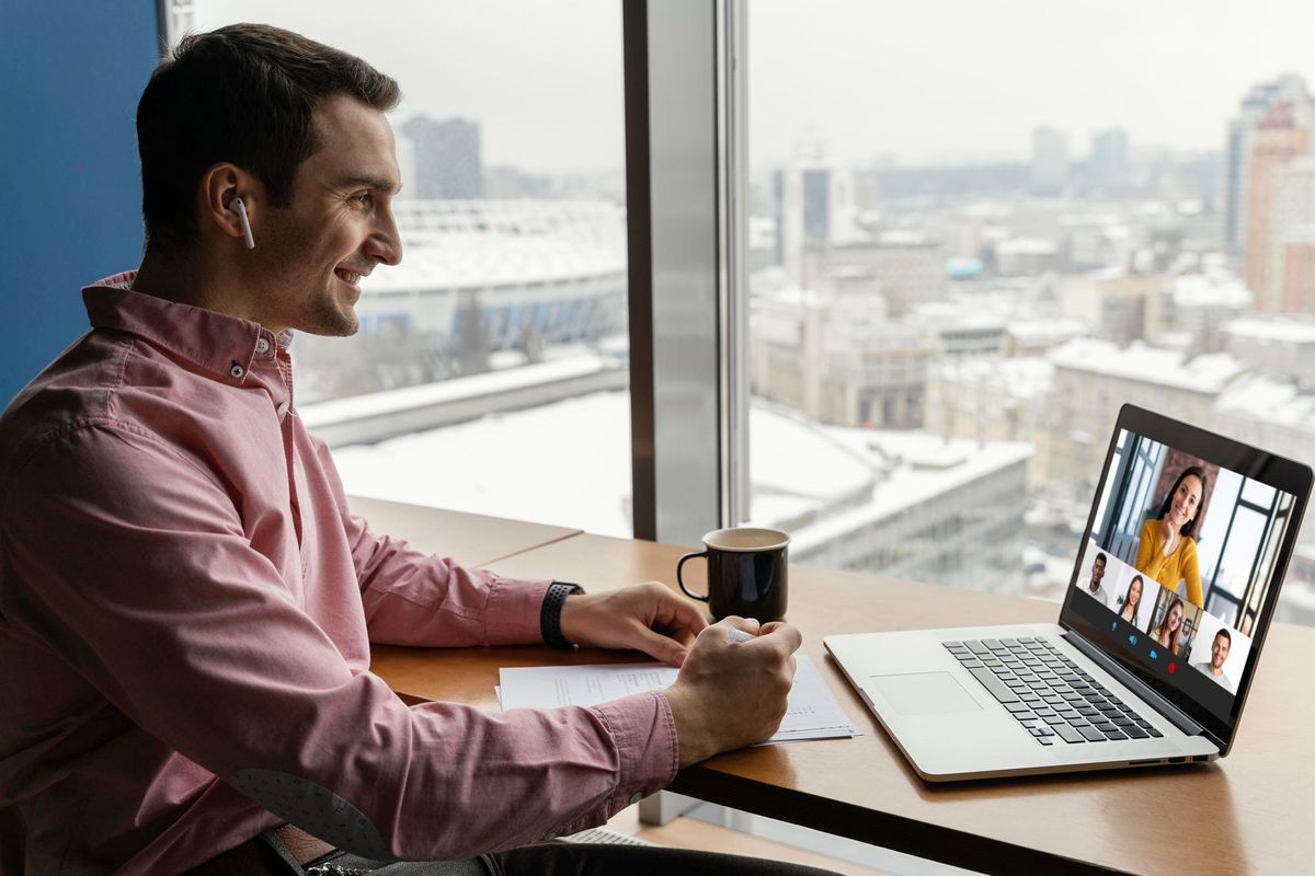 HR-expert geeft waardevolle tips over wat je absoluut niet mag doen tijdens een online sollicitatiegesprek