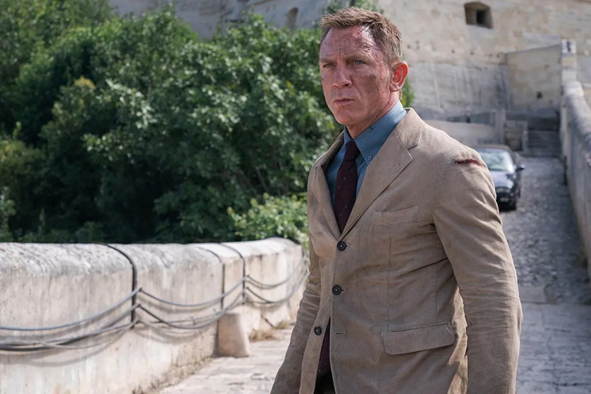 daniel craig doesnt care who plays the next version james bond