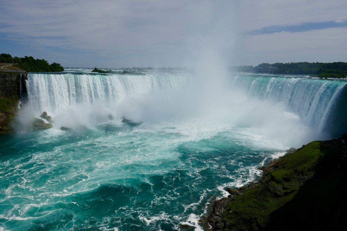 Ingenieurs legden de waterstroom bij Niagara Falls volledig stil en deden een gruwelijke ontdekking