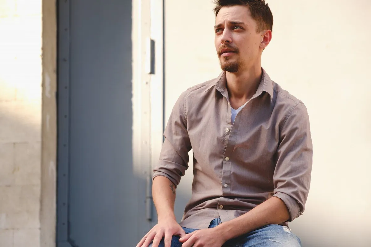 handsome man outdoors portrait 158595 3516