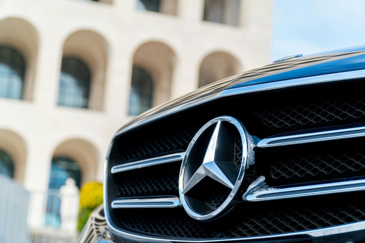 Vlaamse Mercedes-eigenaar geeft veel over zichzelf prijs met speciale nummerplaat: "Zeker een slecht karakter"