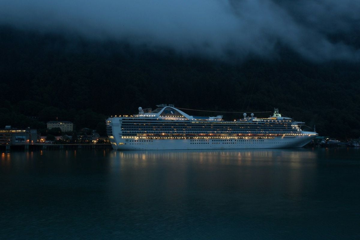 Passagier deelt nachtelijke beelden van op schip en niemand durft nu nog op cruise gaan: "Ik ben doodsbang nu!"