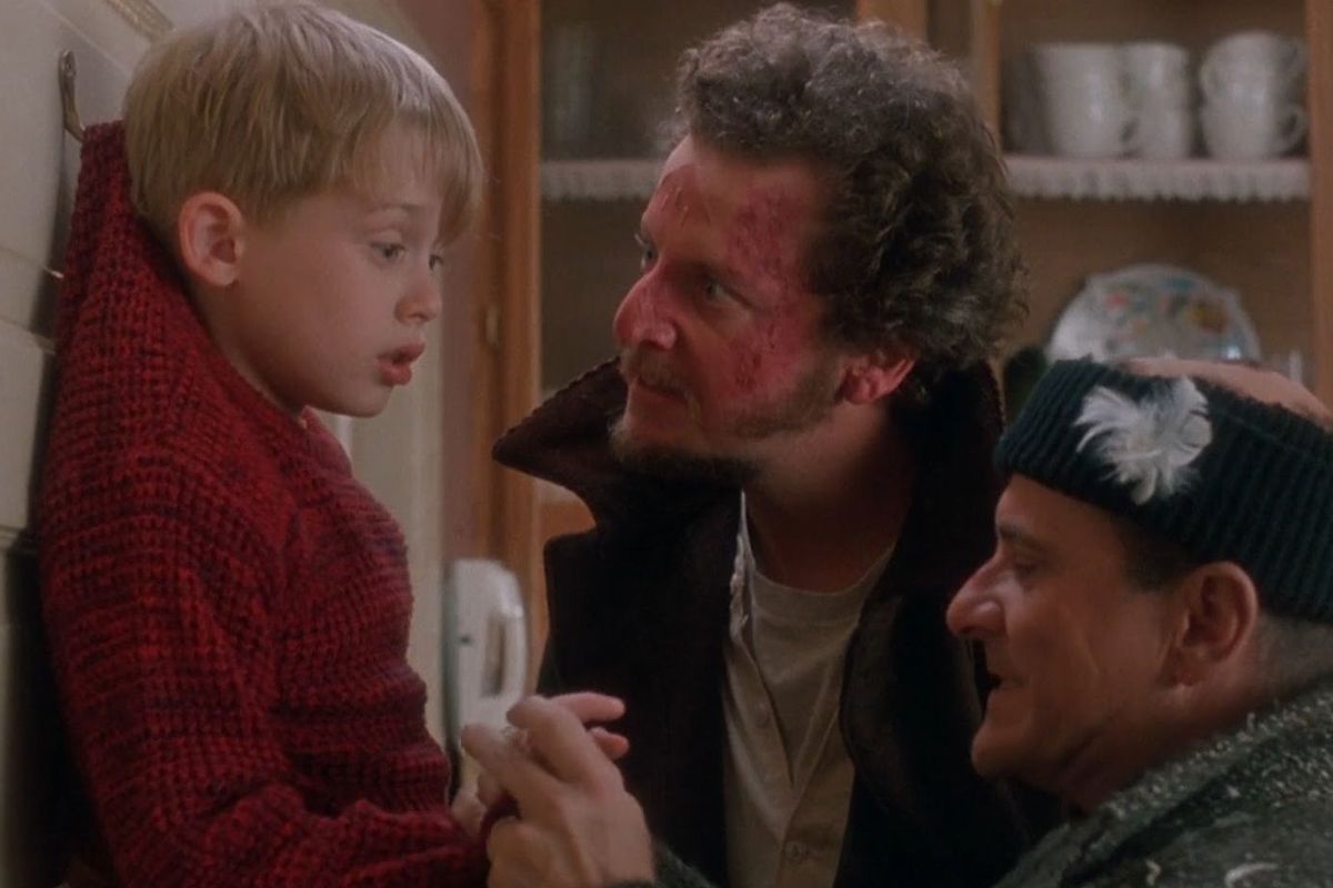 Fans ontdekken decennia later een subtiel detail in 'Home Alone' dat onthult waarom Kevin werd achtergelaten