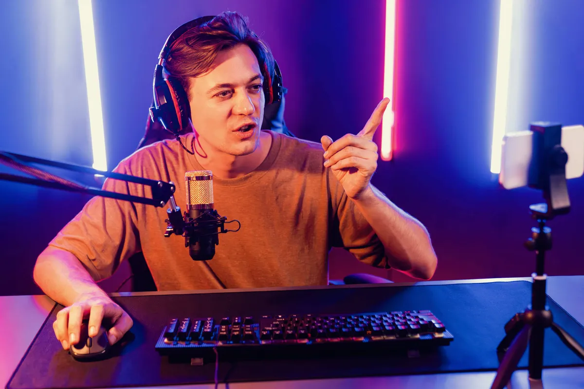 host channel smart streamer playing online game be winner pecuniary