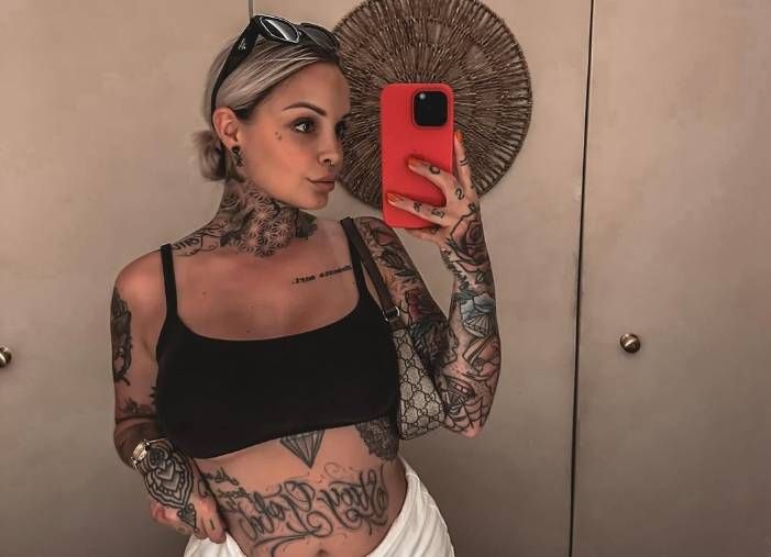 Waarom verafgoden veel mannen Temptation-Pommeline? Deze snikhete bikinifoto's maken veel duidelijk!