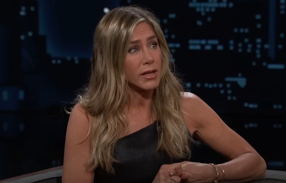 Jennifer Aniston (bijna 56) verklapt hoe ze zo 'in shape' blijft, en deze foto's zijn daar nog eens het bewijs van