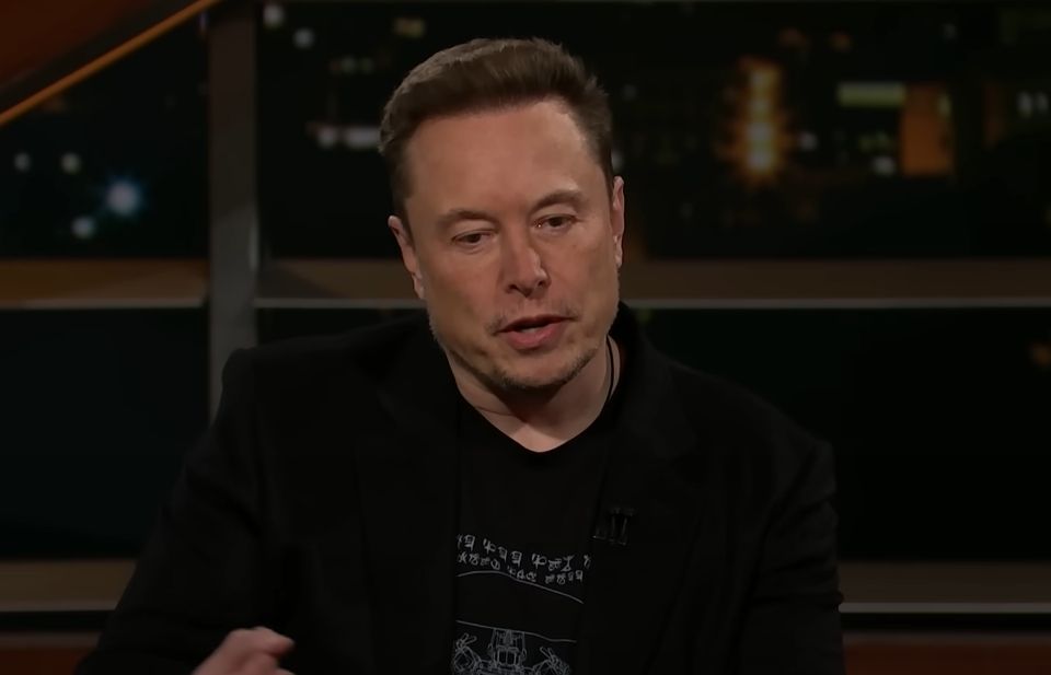 Gaat Elon Musk nu ook de voetbalwereld veroveren? Tesla-baas wil Europese topclub kopen