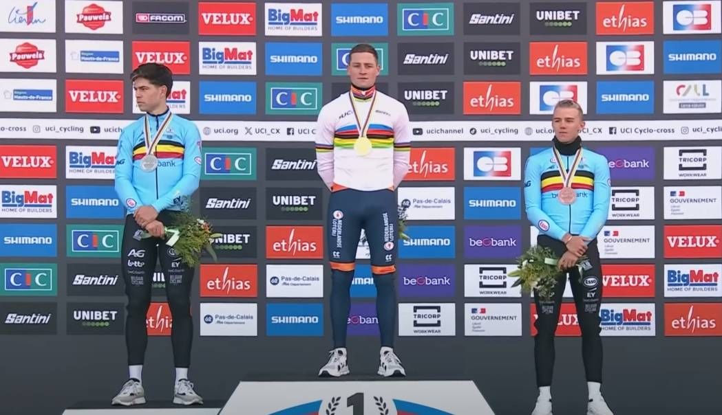 Dit is wat Van der Poel, van Aert en Nys verdienden met hun podiumplaatsen op het WK veldrijden