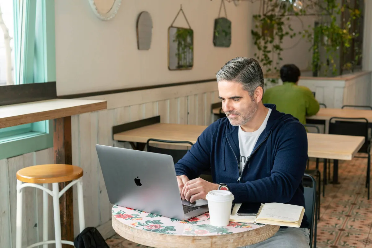 linkedin sales solutions m6ofudpp0ii unsplash