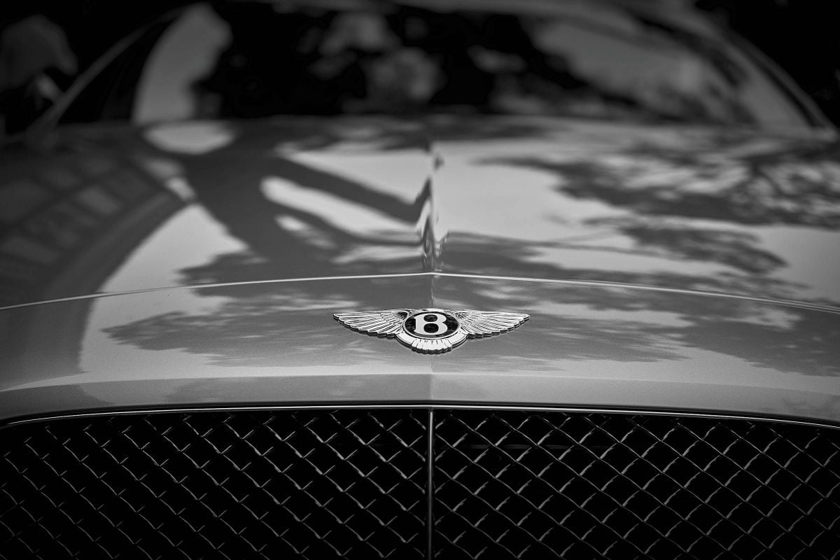 Nummerplaat op Vlaamse Bentley doet de mensen gissen: "Drie keer raden van wie ze die kreeg..."