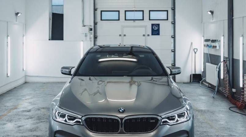 De nummerplaat op de BMW van deze Vlaming valt op: "Eén lettertje vergist misschien..."