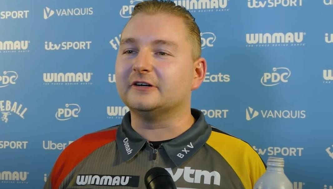 Hoe rijk is darter Dimitri Van den Bergh echt? Dit is wat 'The Dreammaker' gemiddeld verdient per maand