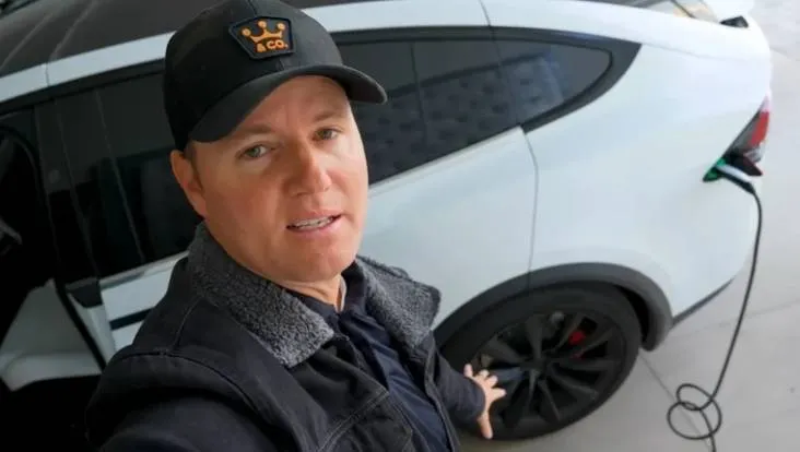 Schermopname_31-10-2025_101741_supercarblondie.com