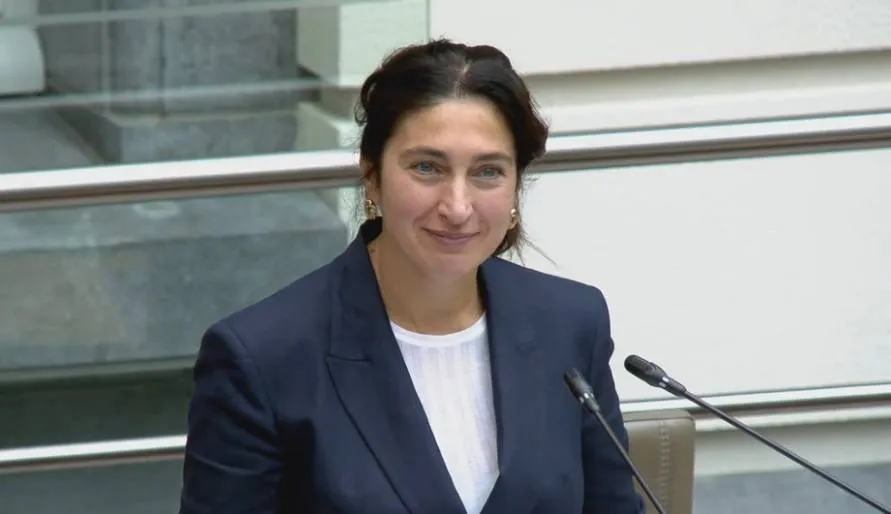 Schermopname_8-12-2025_11019_www.youtube.com