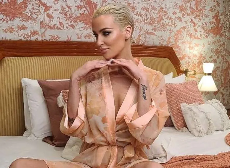 Schermopname_5-3-2026_231314_www.instagram.com