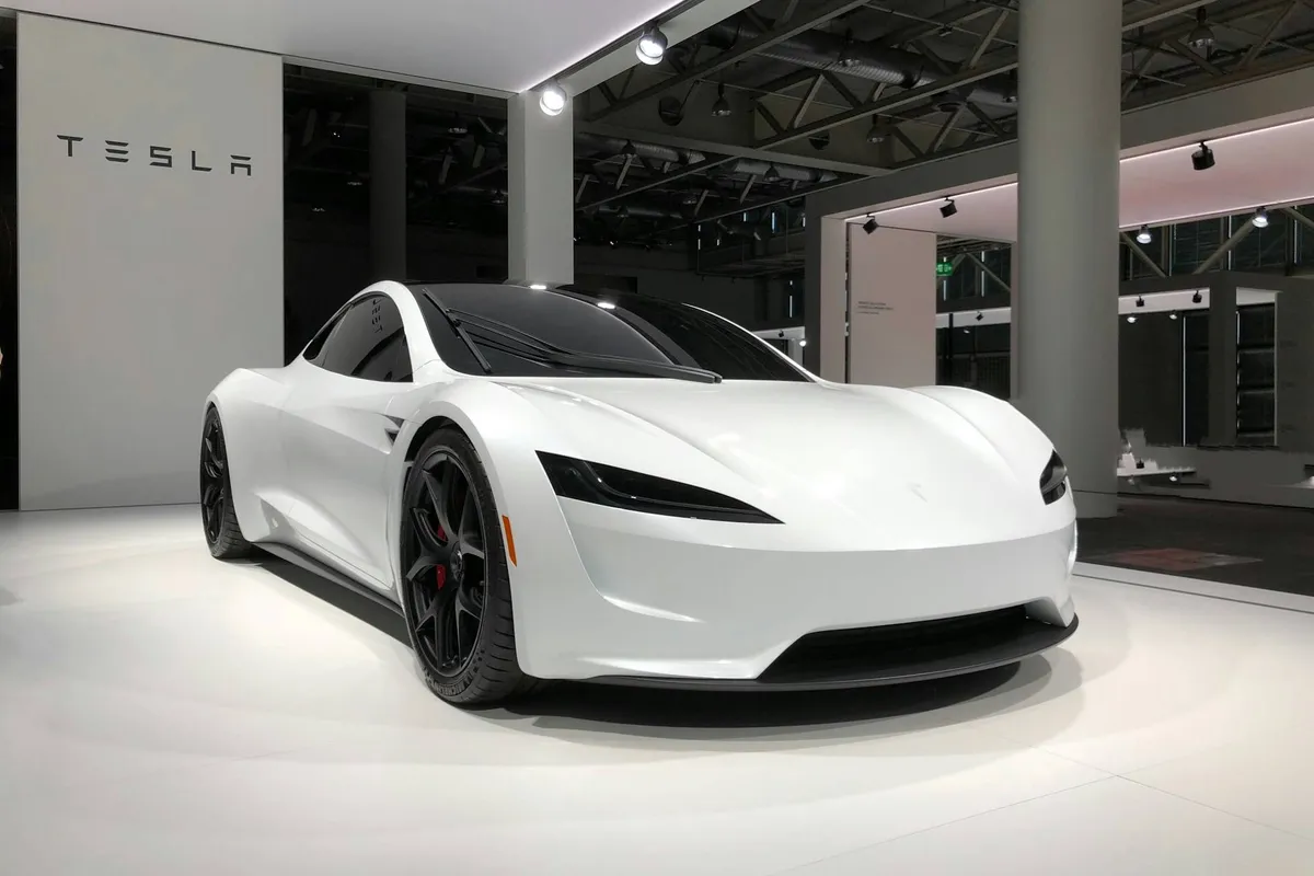 tesla-fans-schweiz-7_OQMgoGzDw-unsplash