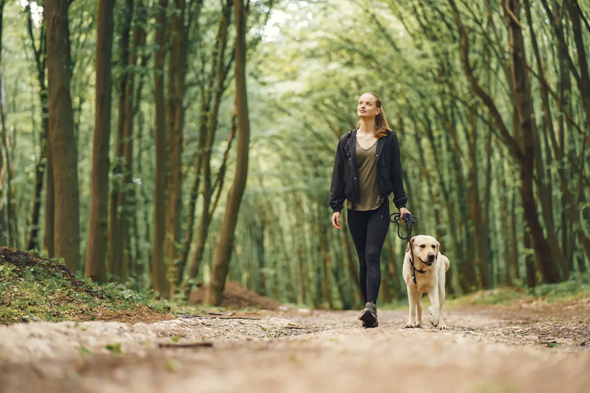 portrait-woman-with-her-beautiful-dog