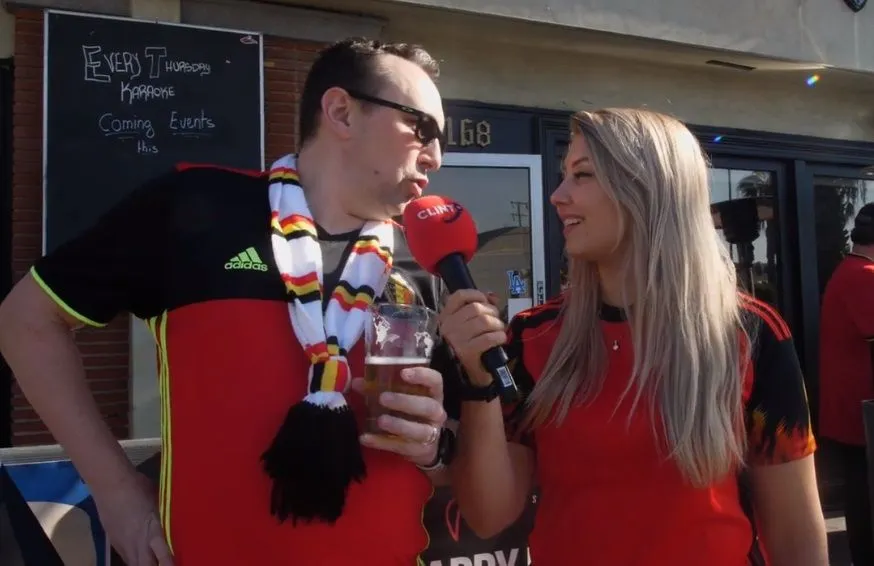 Sasha maakt kennis met Rode Duivels-fan in LA én met zijn lichaamssappen