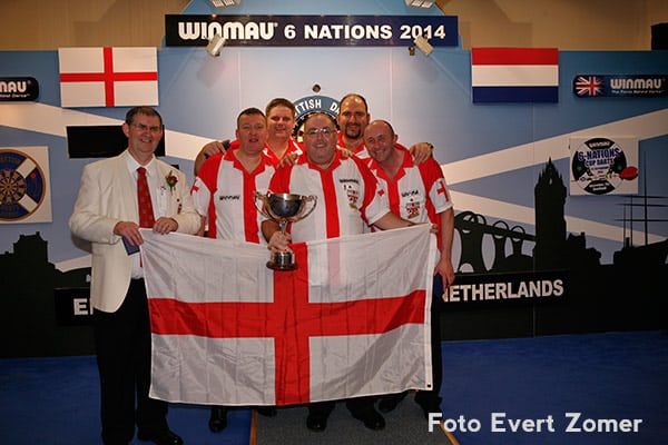 Engels team Six Nations Cup bekend met Lakeside-kampioen Mitchell