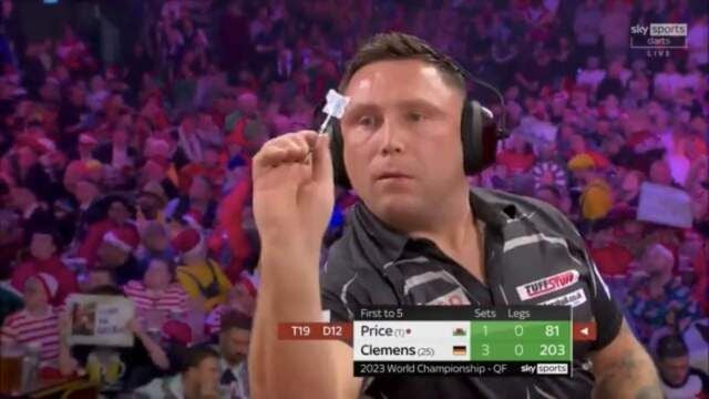 VIDEO: Gerwyn Price speelt met grote gehoorbescherming