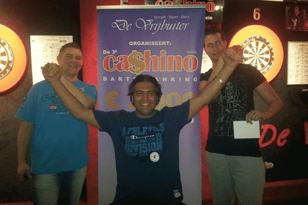 Jeffrey Bekema wint 1e Cashino Darts Ranking 2012 in de Vrijbuiter