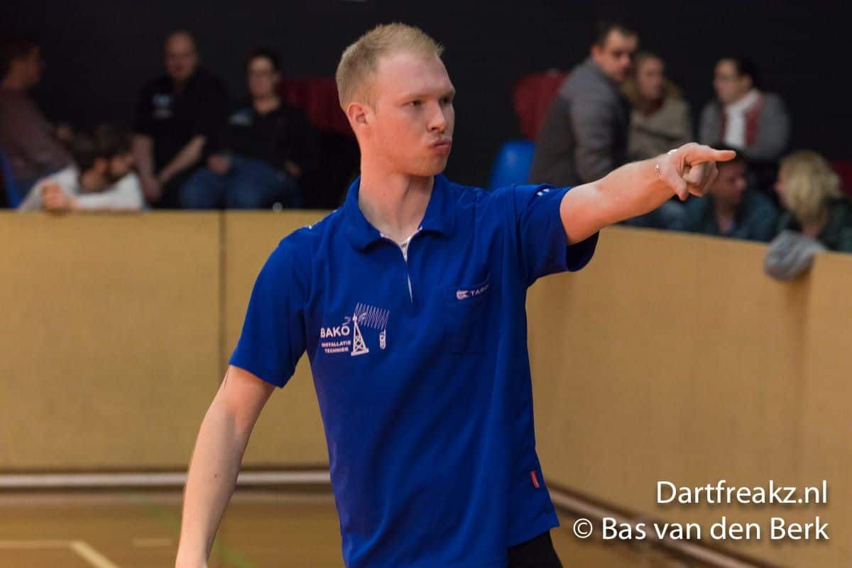 Dennie Olde Kalter wint het Sportplein Veendam Open Darts 2017