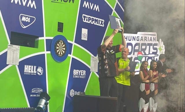 Raymond van Barneveld wint Hungarian Darts Show op magistrale wijze