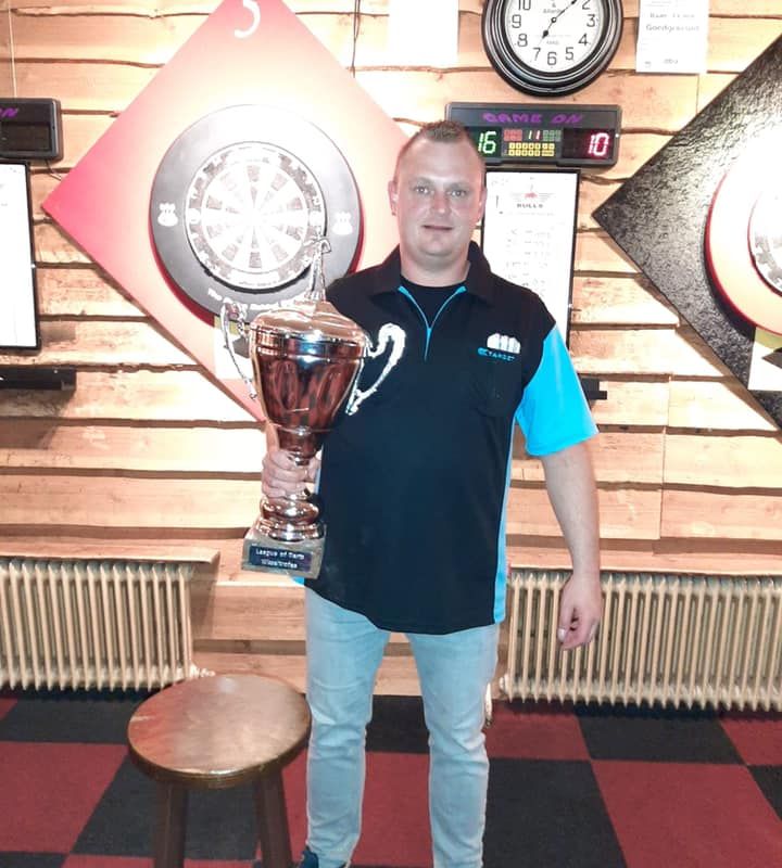 Jeffrey Boer wint Zeldenrijk Snacks League of Darts 2021 in Bussum