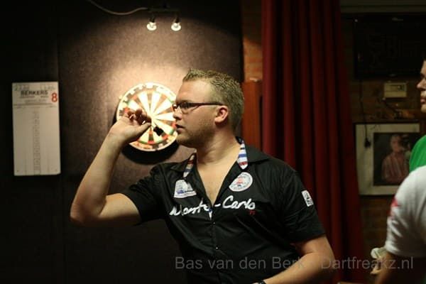 Perry Noordermeer wint single 501 money dartstoernooi, Lieftink 2e