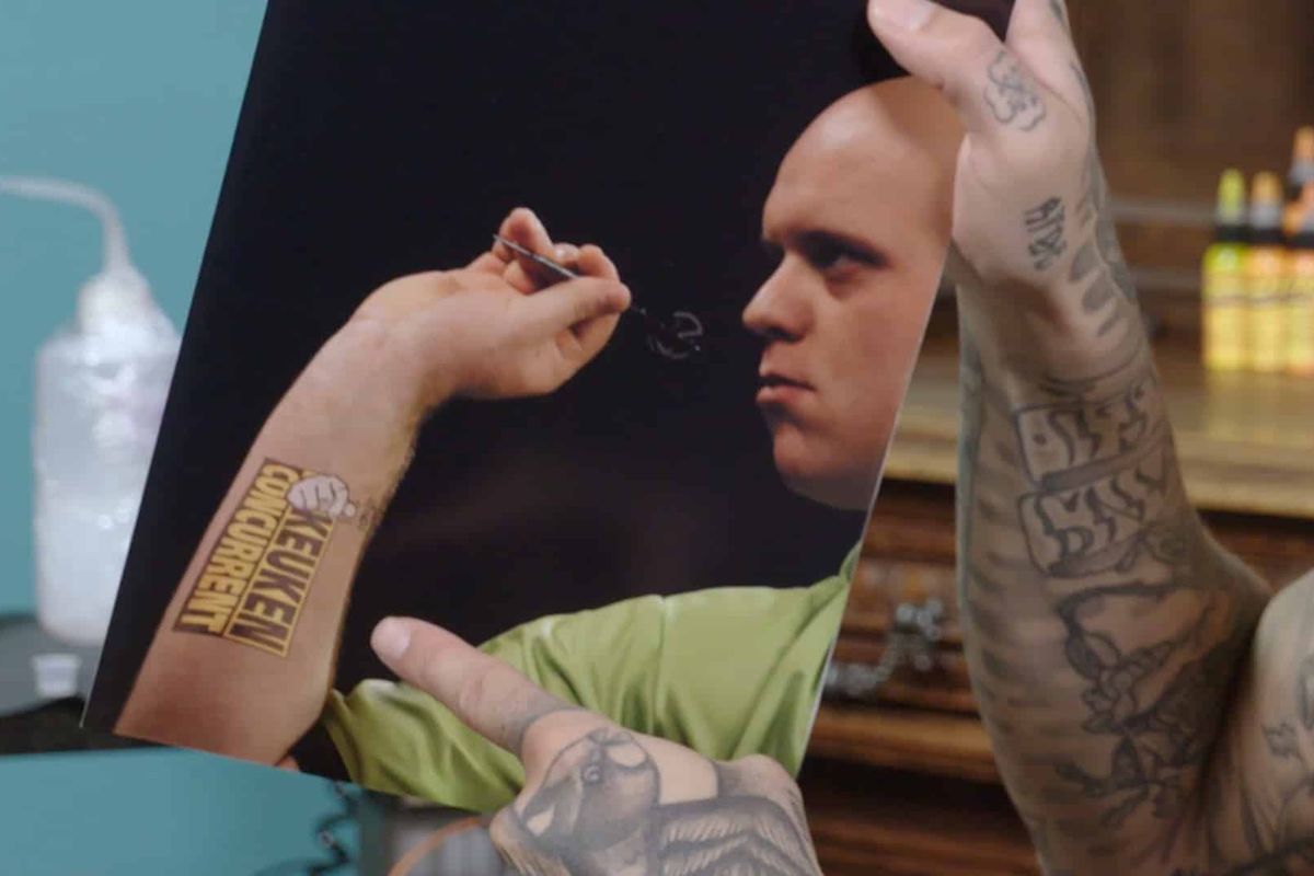 VIDEO: Michael van Gerwen gespot in tattooshop!