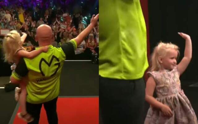 Michael van Gerwen met dochter het podium op na winst op Klaasen