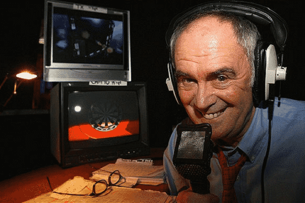 Commentator Sid Waddell is zaterdag op 72-jarige leeftijd overleden