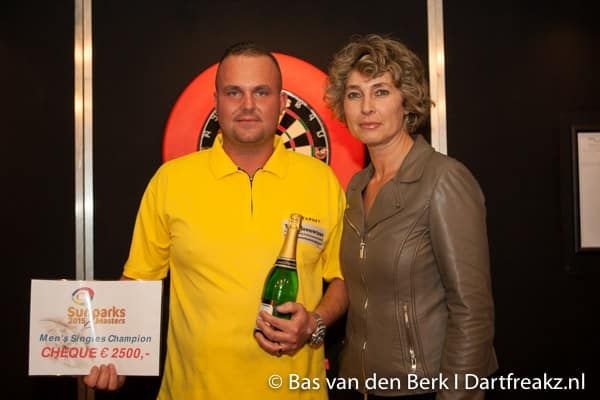 Meeuwisse wint SunParks Masters tegen Mitchell, Dobromyslova dames