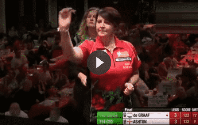 VIDEO: Lisa Ashton gooit 9 perfecte darts tegen Aileen de Graaf