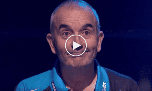 VIDEO: Phil Taylor vecht tegen emoties bij opkomst Matchplay