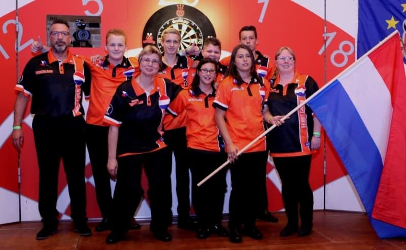 Aileen de Graaf en Sharon Prins stoppen met Nederlands team