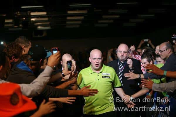 Dutch Darts Masters dag 2 avond: Michael wint, Barney en Ronny exit