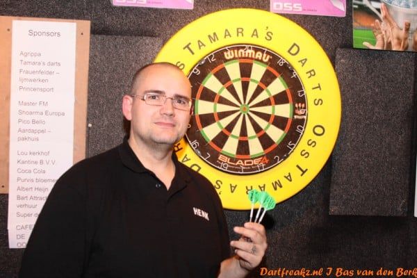 Henk Verweij is op weg het duur record darts te verbreken