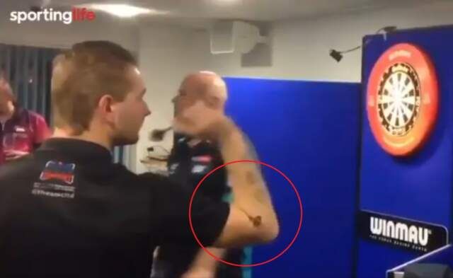 VIDEO: Dimitri van den Bergh demonstreert bijzondere trickshot