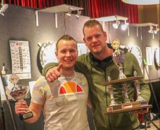 Daniël Bakker en Elmar Schifmacher gekroond tot winnaars Veluwse Darts Masters 2019