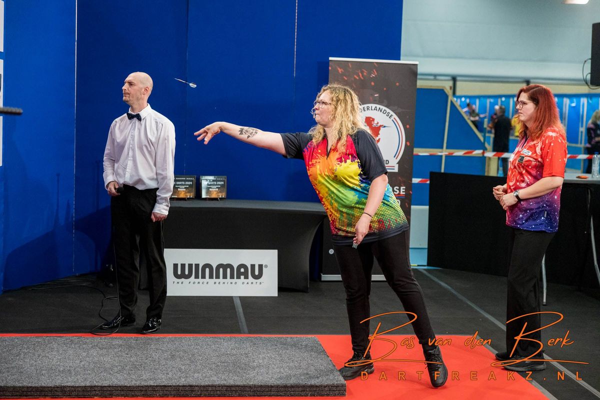 Aileen de Graaf trekt zich terug, Noa-Lynn van Leuven strijdt op de Betfred Women’s World Matchplay