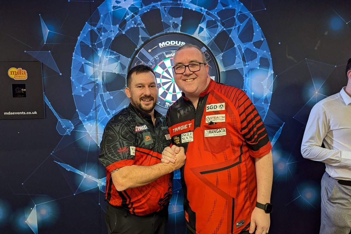 Een Memorabele Avond van Darts: Aspinall, Cullen, Bunting en Clayton Schitteren in Swansea